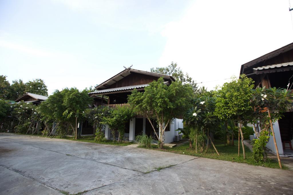 Hora Home Lampang Exteriér fotografie
