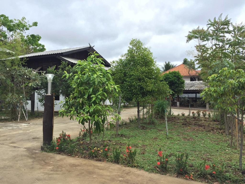 Hora Home Lampang Exteriér fotografie