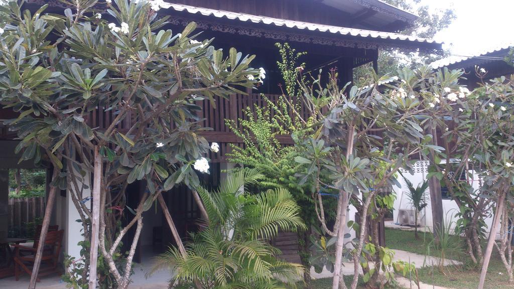 Hora Home Lampang Exteriér fotografie